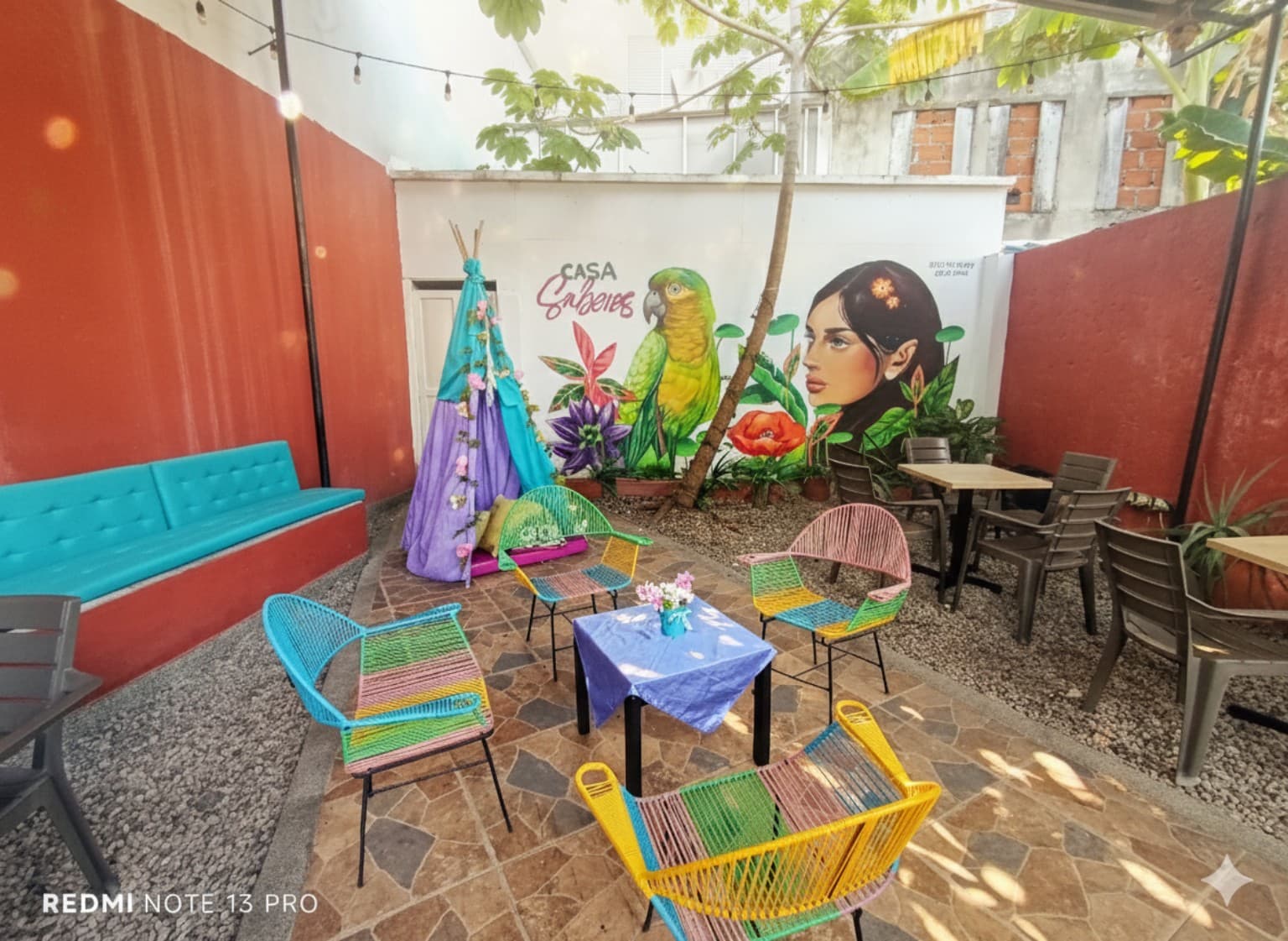 Patio central de Casa Saberes